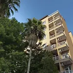 Lara Dinc Szálloda