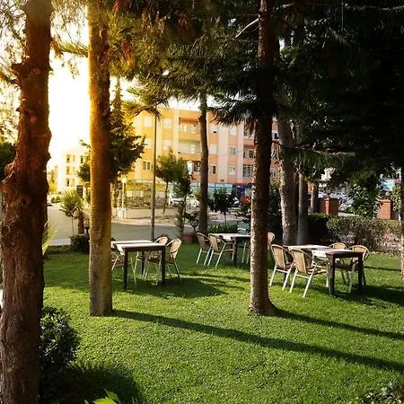 Hotell Lara Dinc 3*