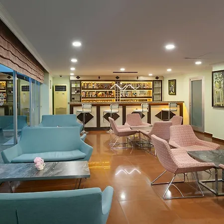 Отель Lara Dinc