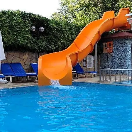 Lara Dinc Szálloda 3*