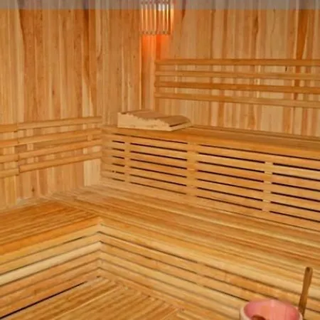 Lara Dinc Отель