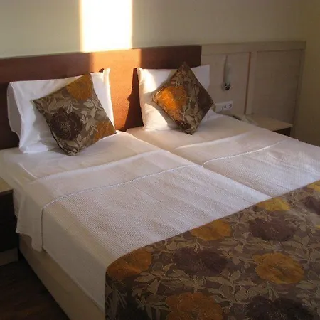 Lara Dinc 3* Antalya