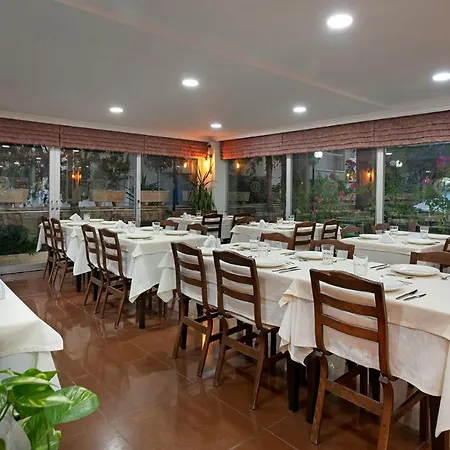 Lara Dinc Hotel 3*