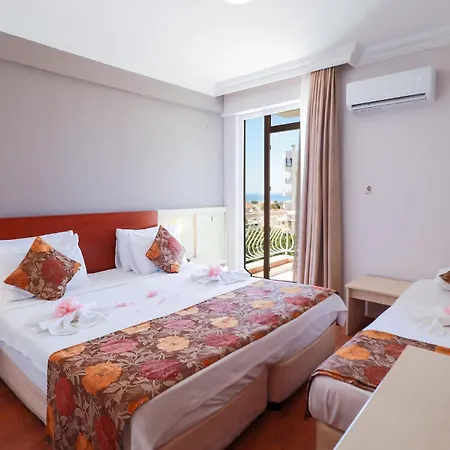 Lara Dinc Hotel
