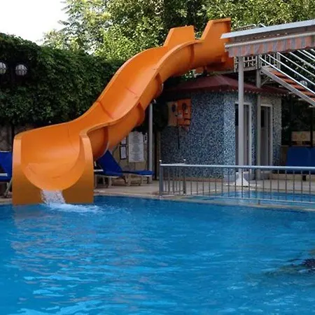 Lara Dinc Hotel 3*