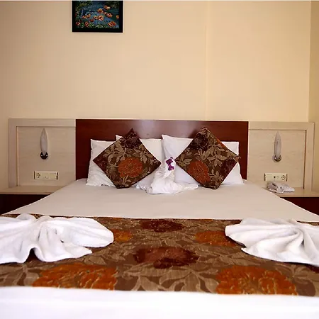 Hotel Lara Dinc 3*